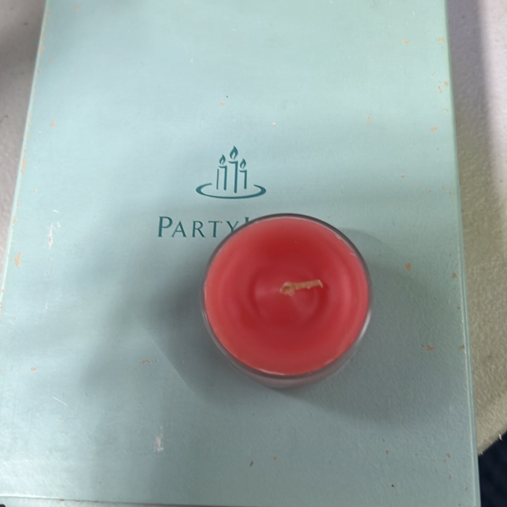 PartyLite Candles - 2 boxes of 12 tealights each - Picture 3 of 7
